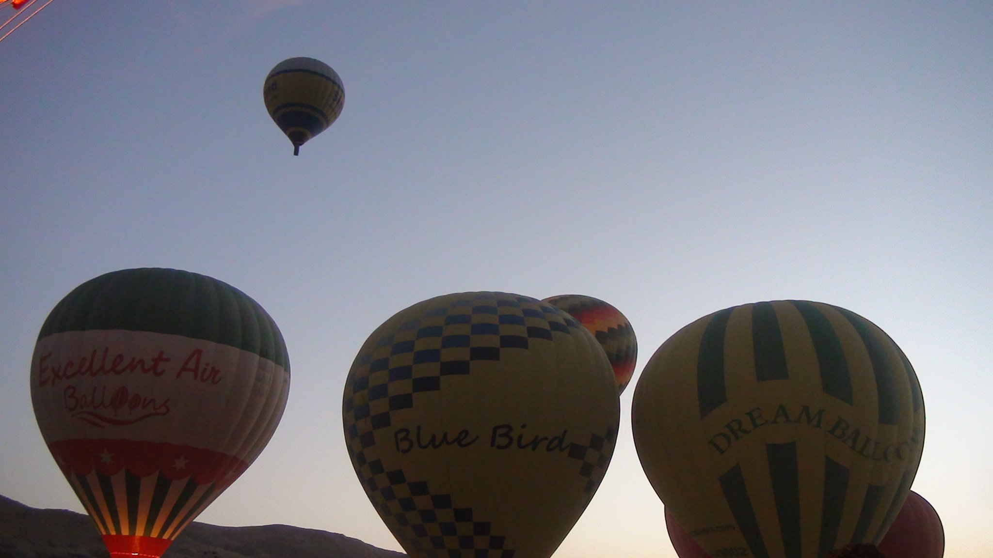 البالونات الطائرة فى قلب مطار البالون بالأقصر