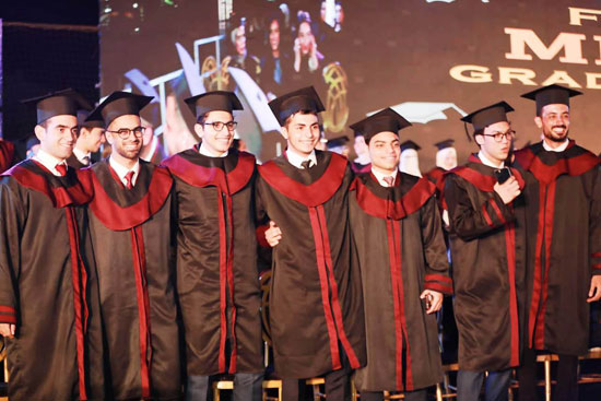 جامعة مصر للعلوم والتكنولوجيا تحتفل بتخرج دفعة جديدة من كلية الطب البشرى (15)
