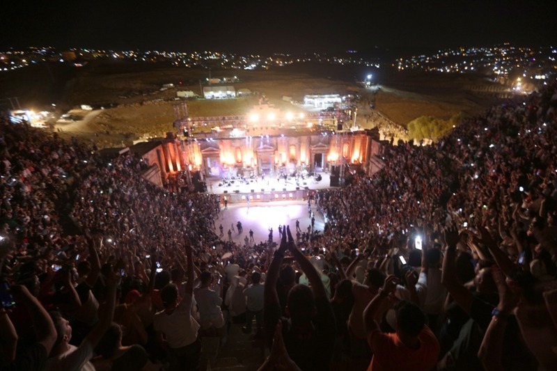 تامر حسنى يشعل أجواء مهرجان جرش بأغانى ألبومه الجديد (4)