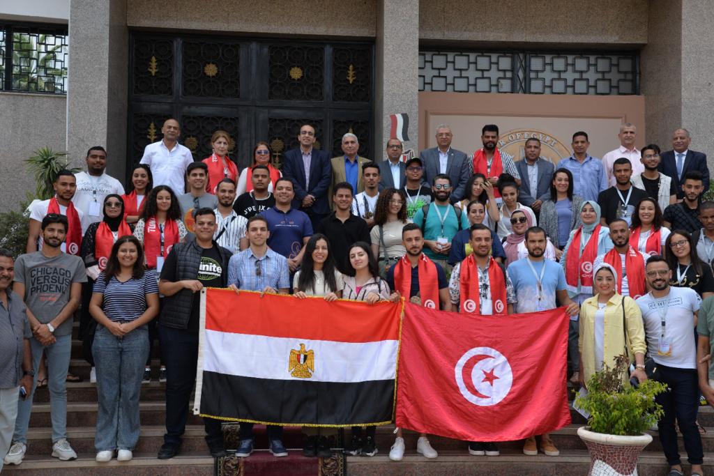 نائب محافظ الإسماعيلية يستقبل الوفد الشبابيِّ التونسيِّ (1)