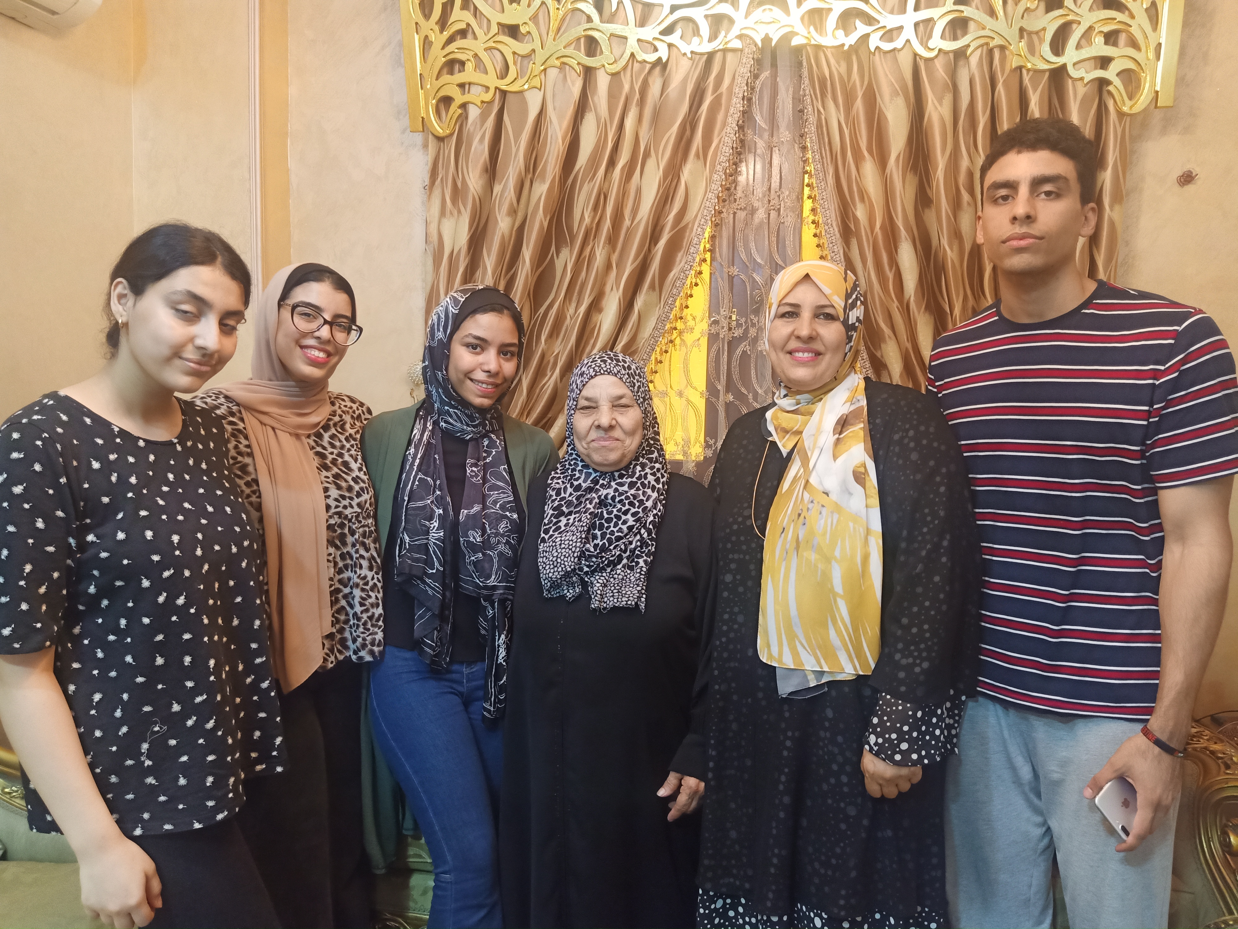 اسرة شهد  (1)