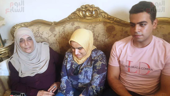 ناريمان-صالح-الأولى-على--مستوى-الجمهورية-للمكفوفين-واسرتها ناريمان-صالح-الأولى-على--مستوى-الجمهورية-للمكفوفين-واسرتها