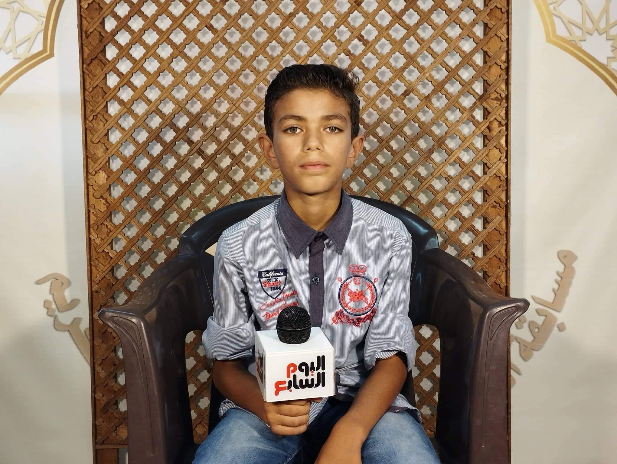 الطفل عبد الله خالد 11 عام وحفظ القران على يد الشيخ شحاتة وختمه 5 مرات