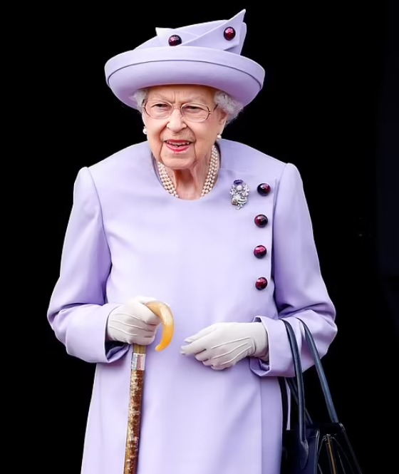 الملكة اليزابيث الثانية