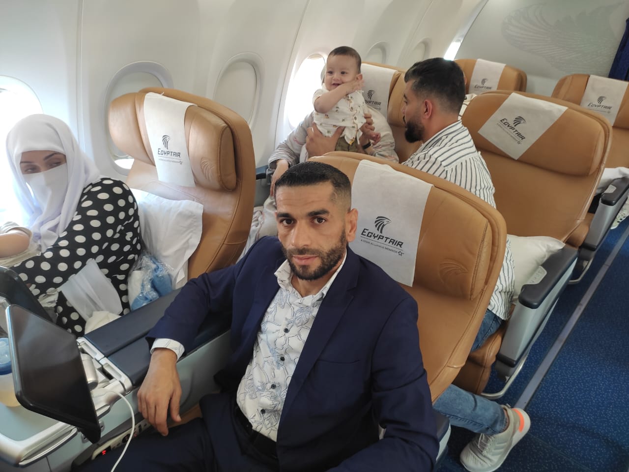رحلة مصر للطيران قادمة من ليبيا (1)
