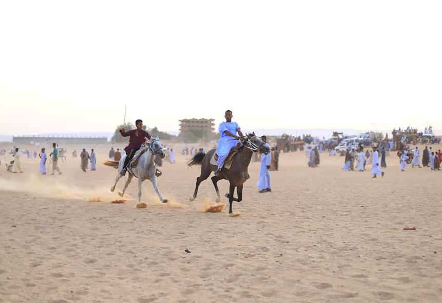 فعاليات سباقات الخيول بقرية النمسا