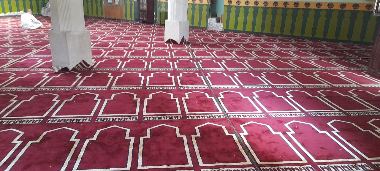 فرش مسجد الحاج حسن بالدير بمدينة إسنا بالسجاد الجديد