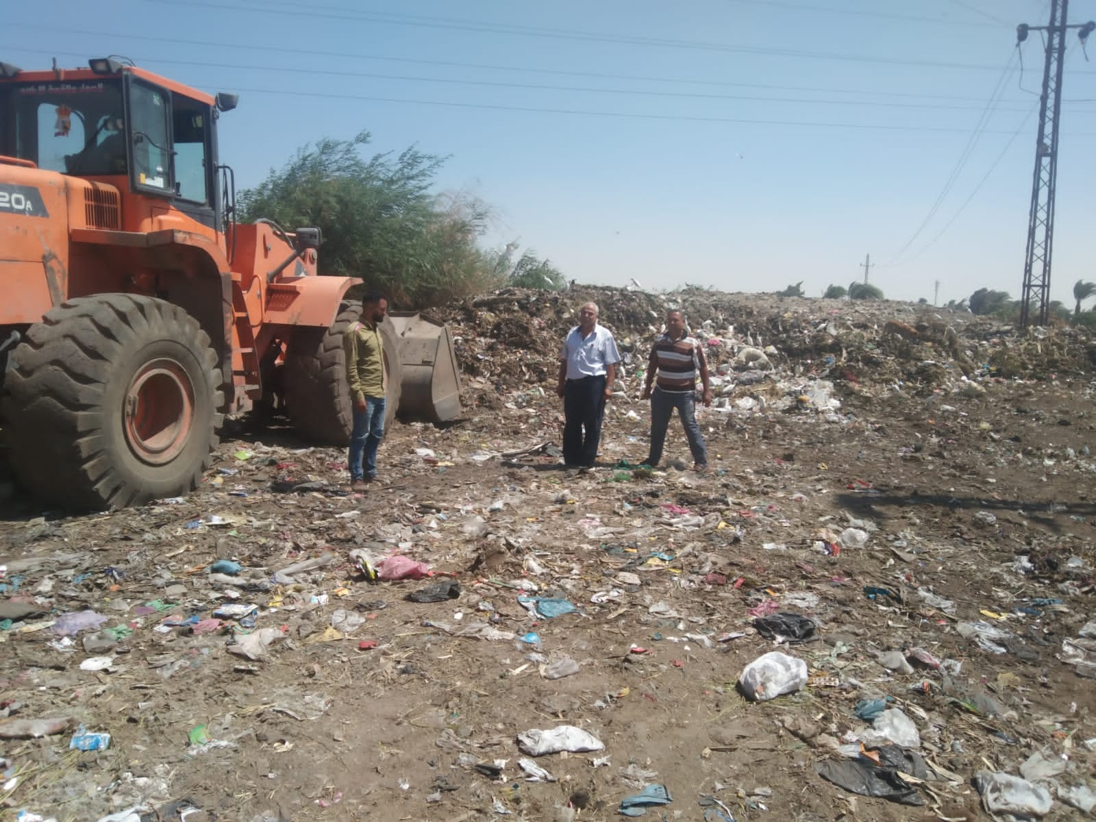 حملة لإزالة المخالفات والقمامة فى المنيا (2)