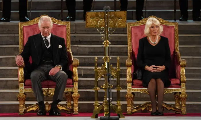 الملك تشارلز وزوجته الملكة القرينة