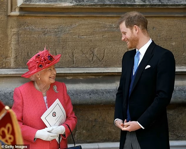 الأمير هارى والملكة إليزابيث