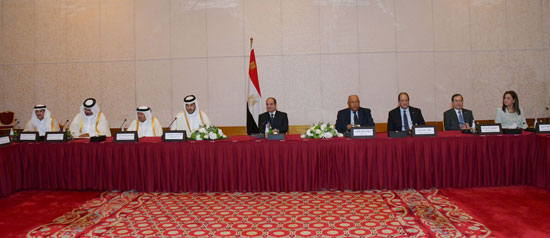 الرئيس السيسى يلتقى فى الدوحة ممثلى رابطة رجال الأعمال القطريين (7)