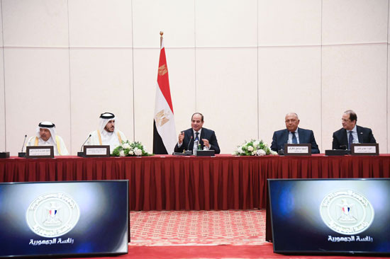 الرئيس السيسى يلتقى فى الدوحة ممثلى رابطة رجال الأعمال القطريين (5)