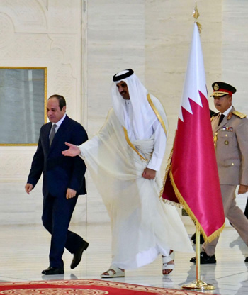 جانب من استقبال الرئيس القطرى للرئيس السيسي