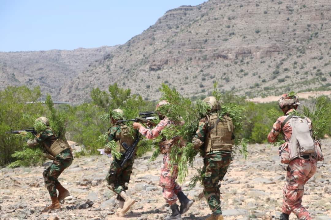 القوات الخاصة المصرية والعمانية تنفذ التدريب المشترك (قلعة الجبل) بسلطنة عمان  (1)