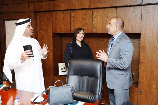 الدكتور-أحمد-كمالي-مع-مدير-عام-مكتب-رئاسة-الوزراء-الإماراتي-وسفيرة-الإمارات-بمصر
