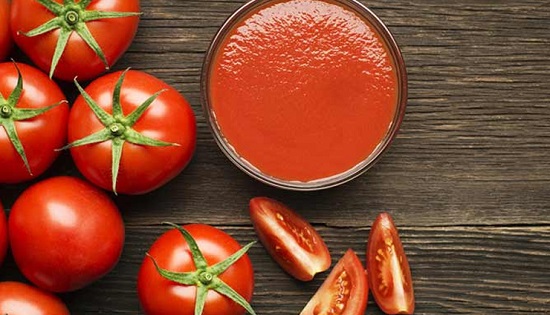 طرق طبيعية للعناية بالبشرة من الطماطم