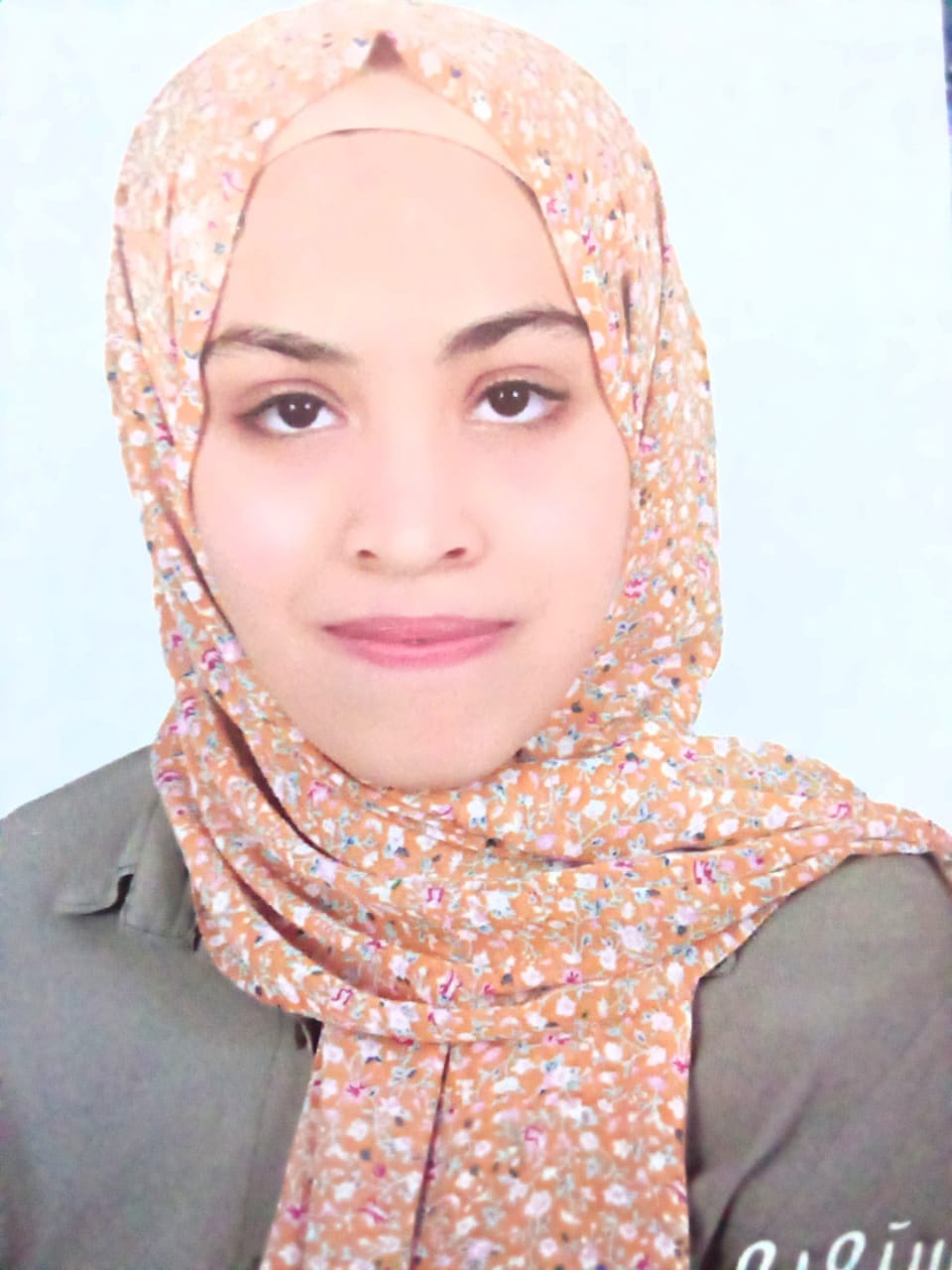 رنيم أحمد تاج الدين طالبة في الصف الثاني الثانوي مدرسة الحامول الثانوية بنات