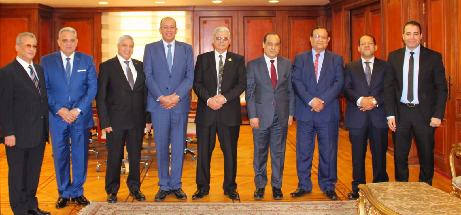 رئيس النيابة الإدارية يستقبل وفد مجلس إدارة نادي قضاة مصر (1)