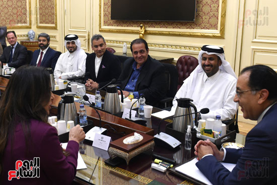 رئيس الوزراء يلتقي مسئولي جهاز قطر للاستثمار (4)
