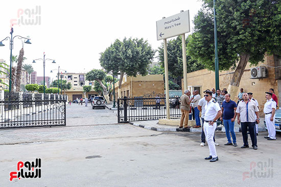وزيرا السياحة والتنمية المحلية ومحافظ القاهرة يفتتحون حديقة شجرة مريم (26)