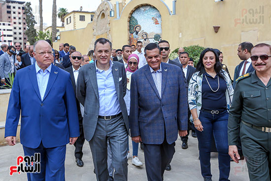 وزيرا السياحة والتنمية المحلية ومحافظ القاهرة يفتتحون حديقة شجرة مريم (16)