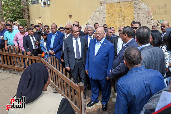 وزيرا السياحة والتنمية المحلية ومحافظ القاهرة يفتتحون حديقة شجرة مريم (13)