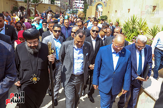 وزيرا السياحة والتنمية المحلية ومحافظ القاهرة يفتتحون حديقة شجرة مريم (19)