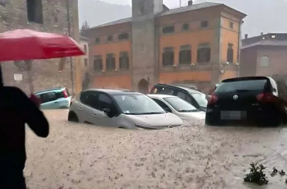 فيضانات فى ايطاليا 