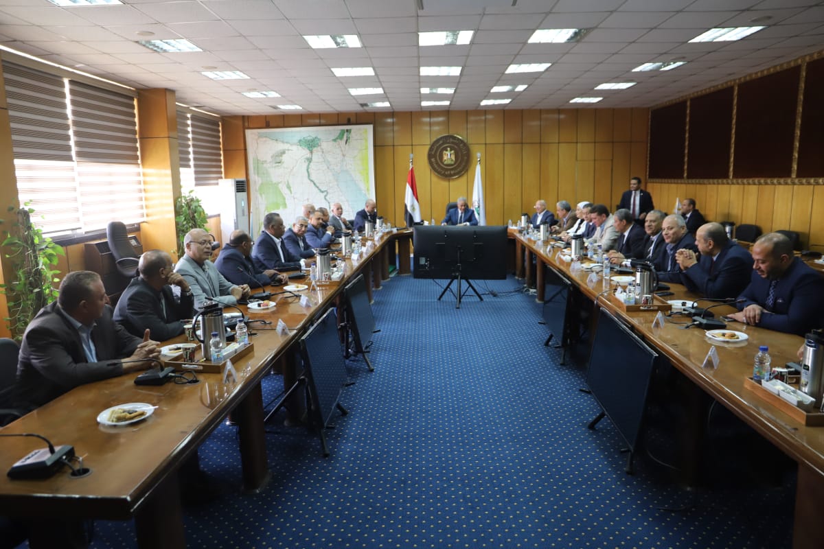 وزير القوى العاملة يستقبل وفد الاتحاد العام لنقابات عمال مصر  (4)