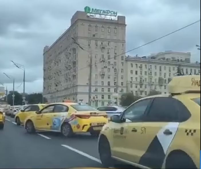 ازدحام سيارت الاجرة في روسيا