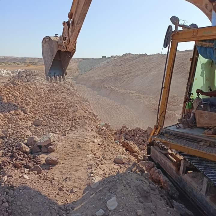 أعمال الحفر بحيرات صناعية شمال البحر الأحمر 