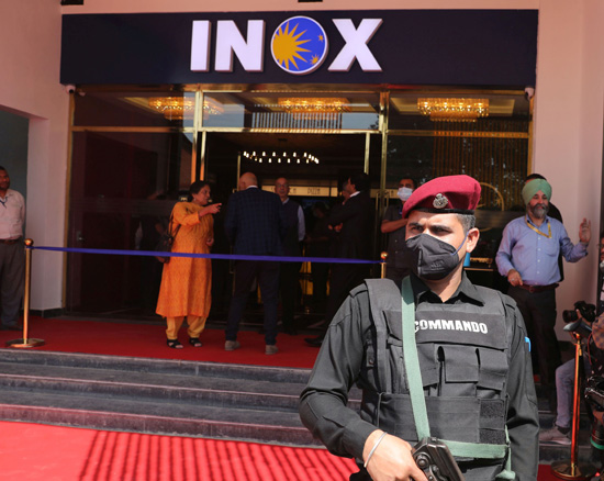 إعادة الافتتاح الرسمي لدور السينما في كشمير