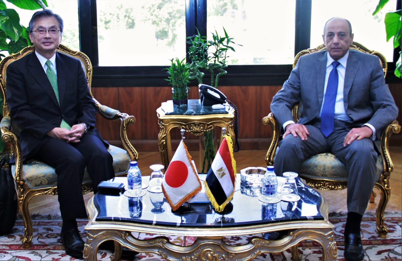 وزير الطيرانو سفير اليابان بمصر