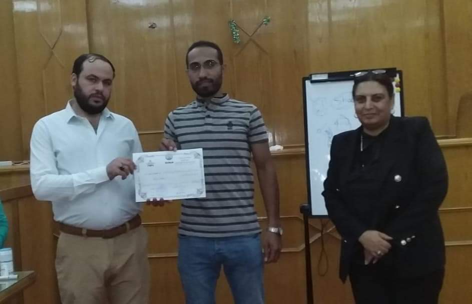 تكريم المشاركن تكريم المشاركن