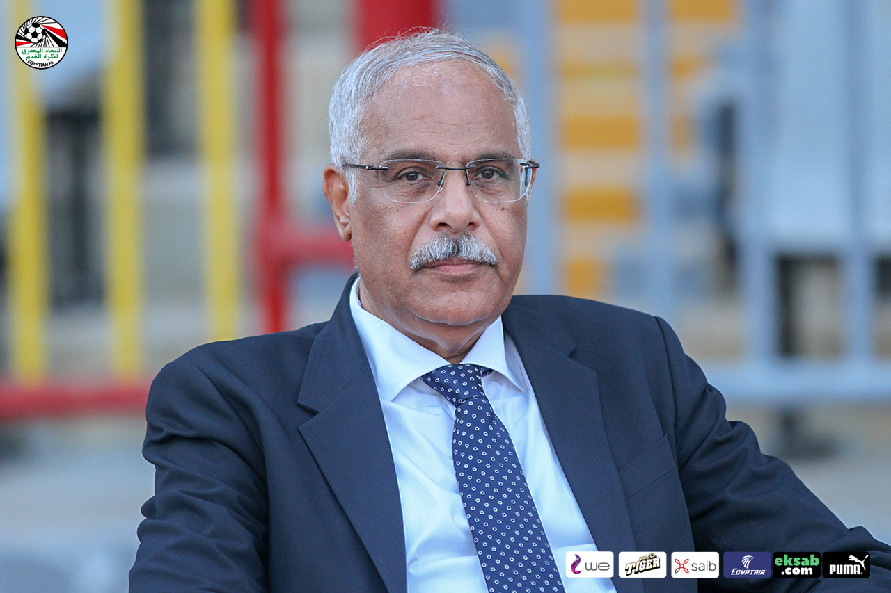 وزير الرياضة ومجلس اتحاد الكرة في مران المنتخب (14)