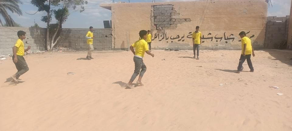 الشباب و الرياضة تنفذ  قافلة حياة كريمة لإسعاد اطفال  قرية نجع شبانة  (4)