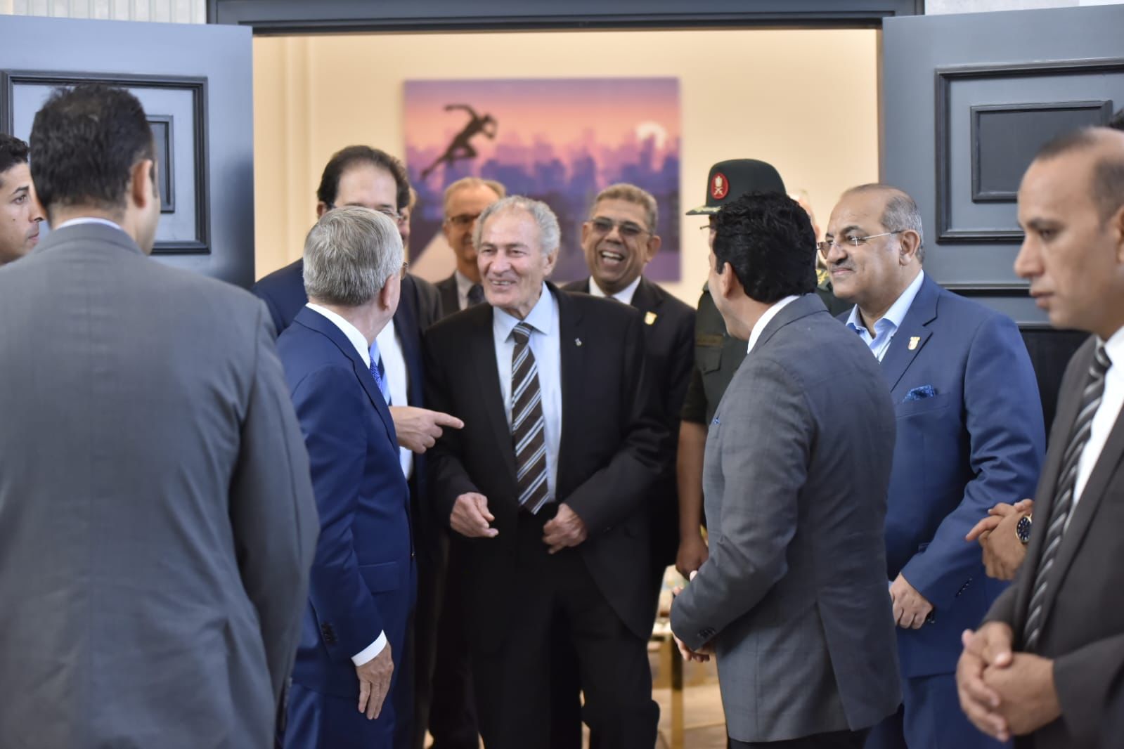 رئيس الأولمبية الدولية يزور مدينة مصر الأولمبية بالعاصمة الإدارية الجديدة (2)