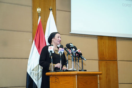 الدكتورة ياسمين فؤاد وزيرة البيئة (4)