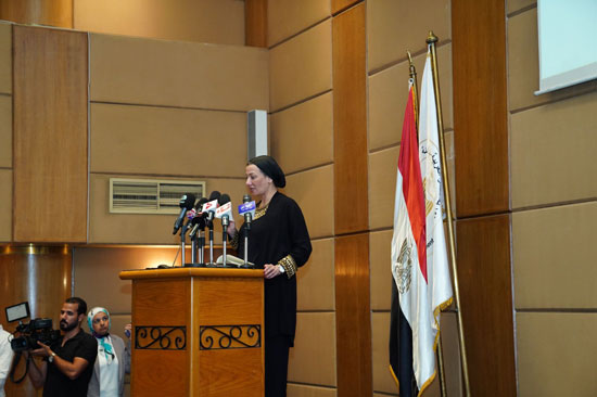 الدكتورة ياسمين فؤاد وزيرة البيئة (3)