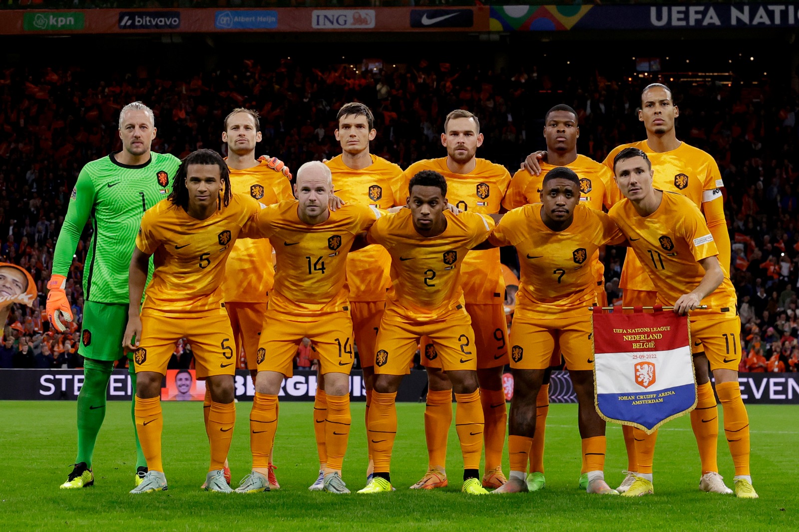 هولندا ضد بلجيكا (14)