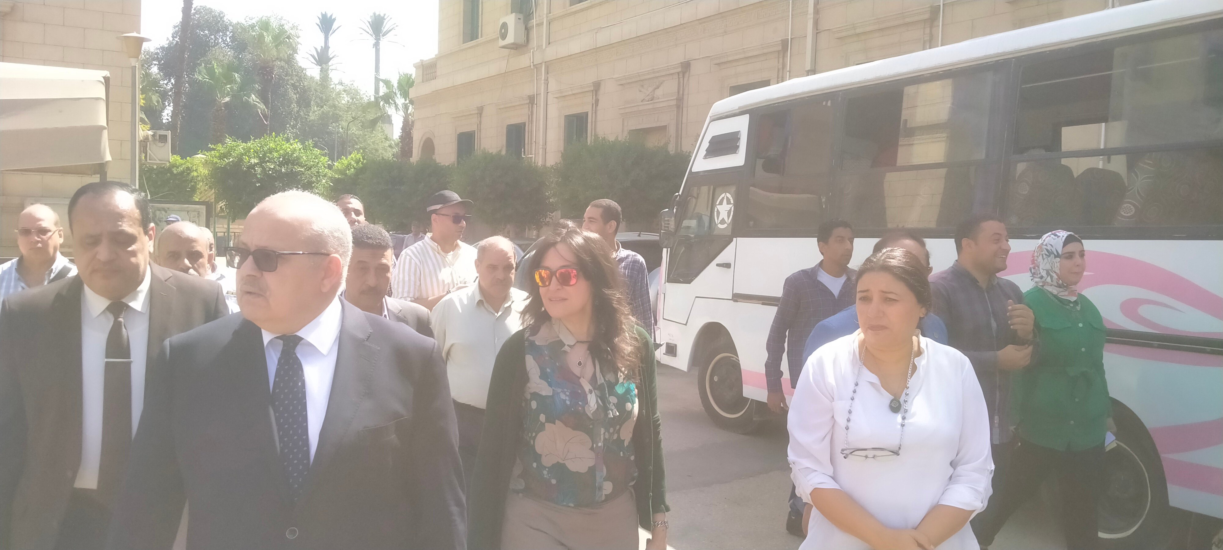 جولة رئيس جامعة القاهرة
