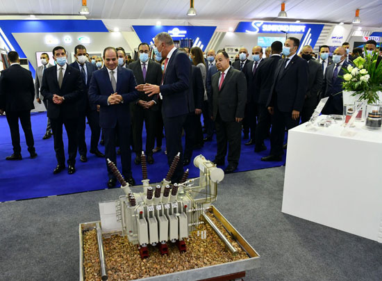 الرئيس السيسى خلال افتتاح عدد من المشروعات القومية