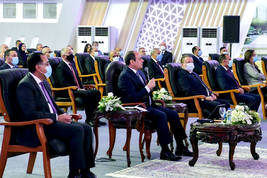الرئيس عبد الفتاح السيسى  يشهد افتتاح المنطقه الاستثماريه (12)