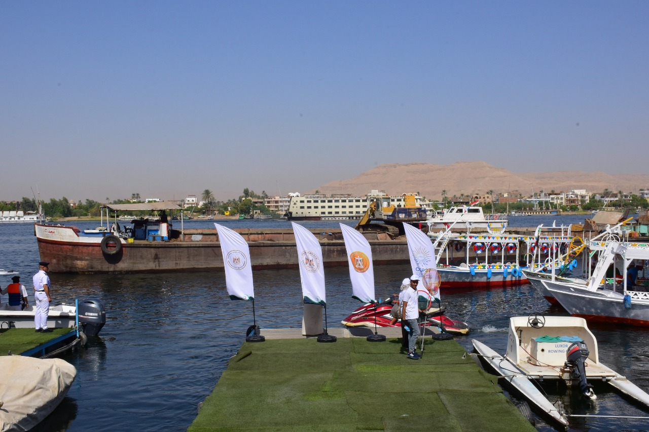جانب من حملة نظافة نهر النيل بالأقصر