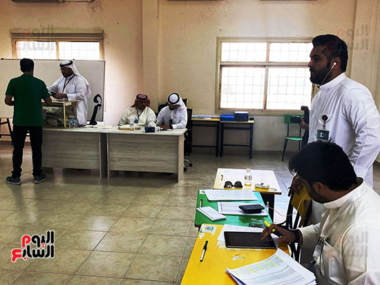 الساعات الأولى لانتخابات مجلس الأمة الكويتى (9)
