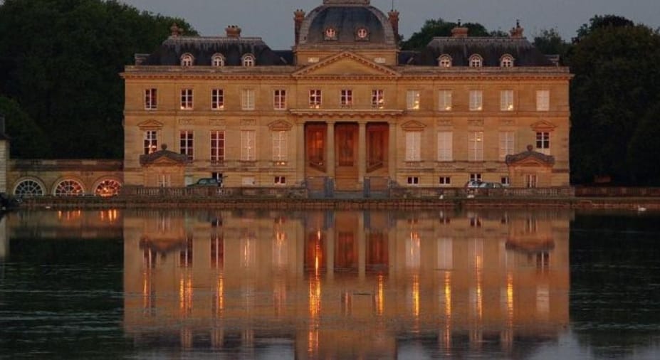 قصر Chateau du marais