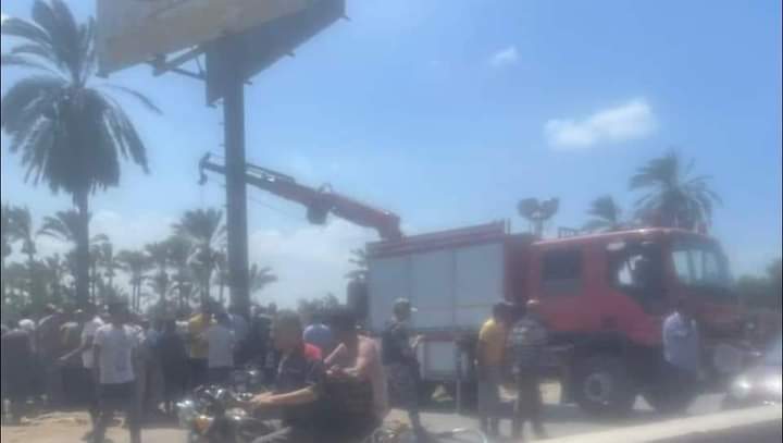 سقوط سيارة شخص فى مصرف قبل زفافه بساعات فى دمياط (1)