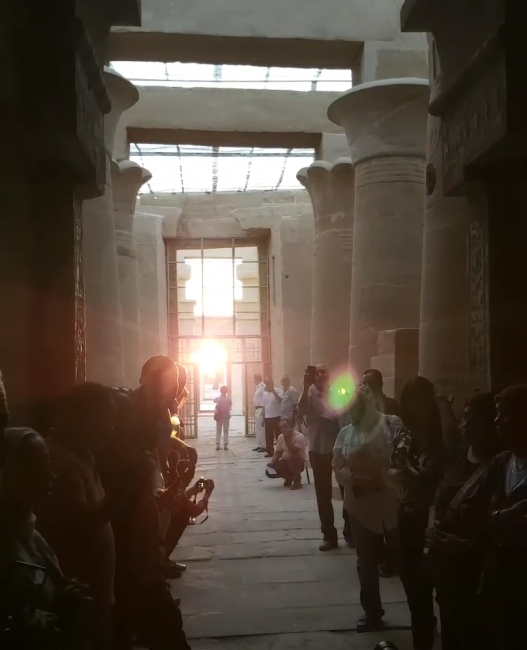 البحوث الفلكية ترصد ظاهرة تعامد الشمس على قدس الأقداس بمعبد هيبس بالوادى الجديد (9)