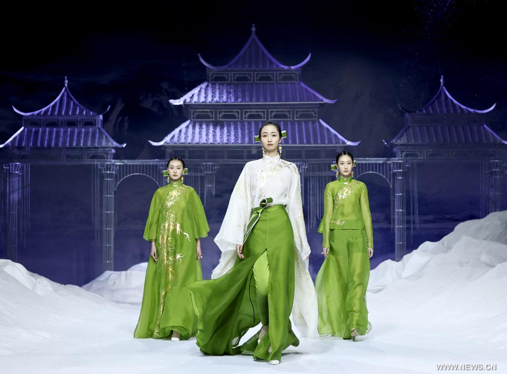 اسبوع الموضة فى بكين (7)