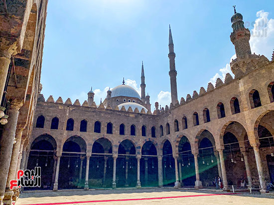 صحن المسجد (1)